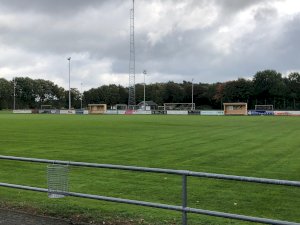 Neue Trainerbänke aufgestellt