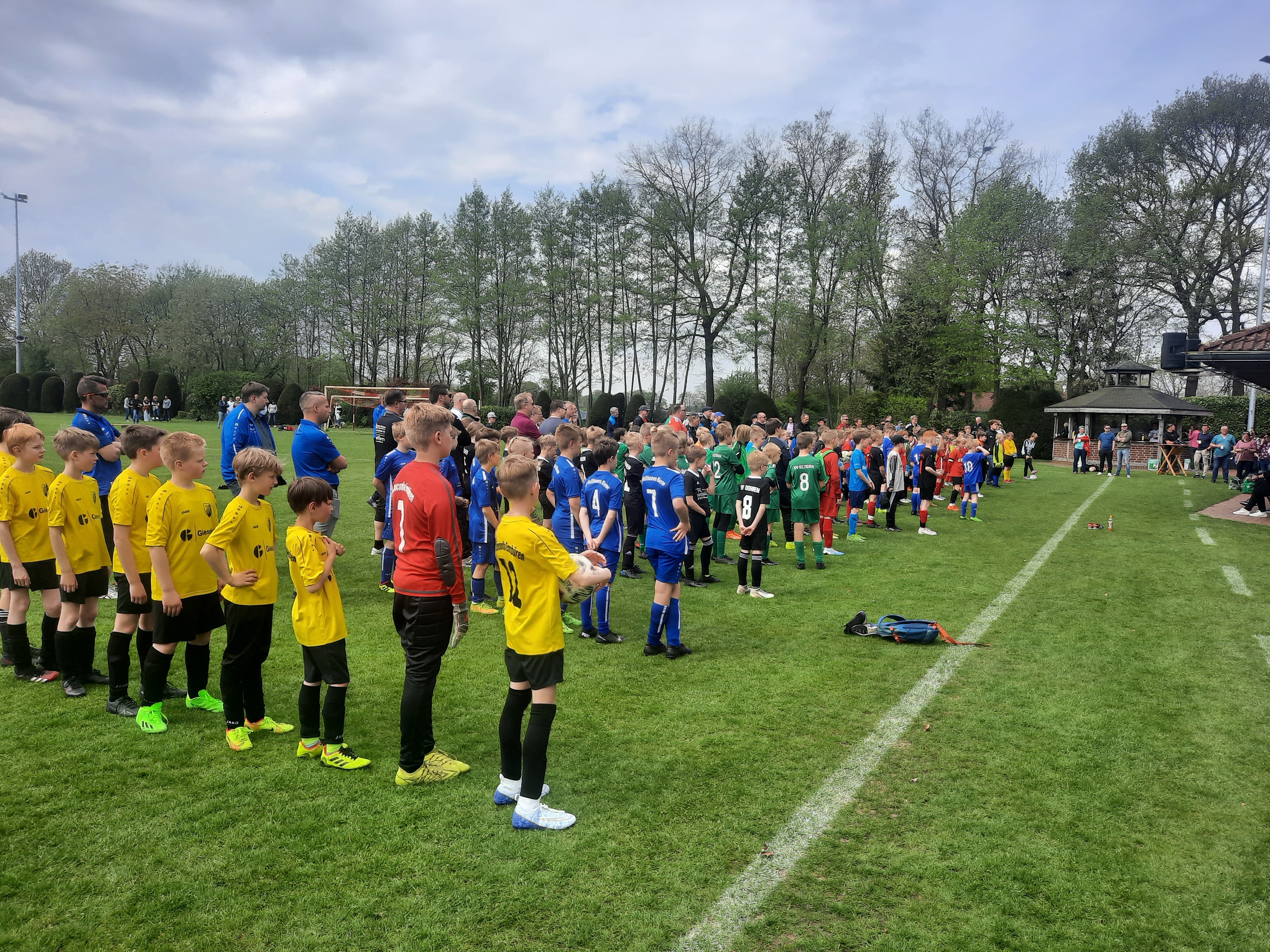 E1-Jugend beim Sparkassen-Cup in Messingen