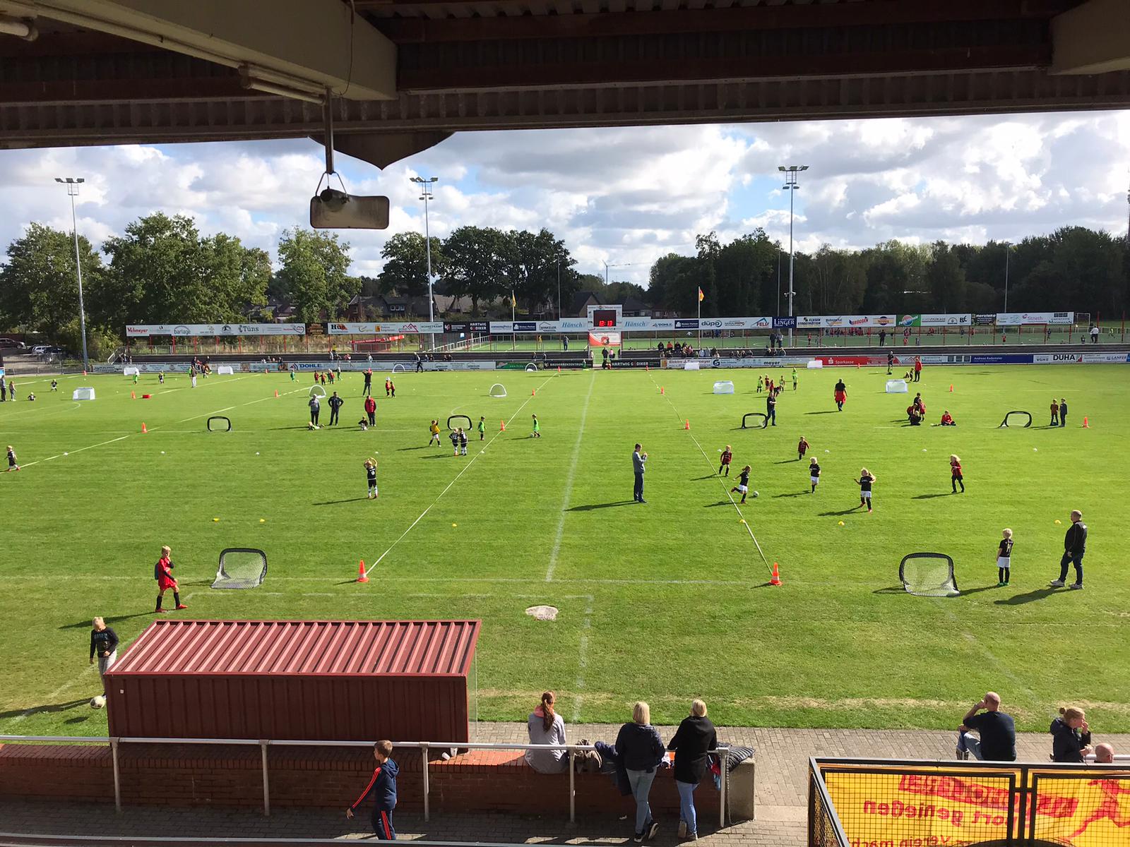 Minikicker spielen Blockspieltagbeim VFL Herzlake