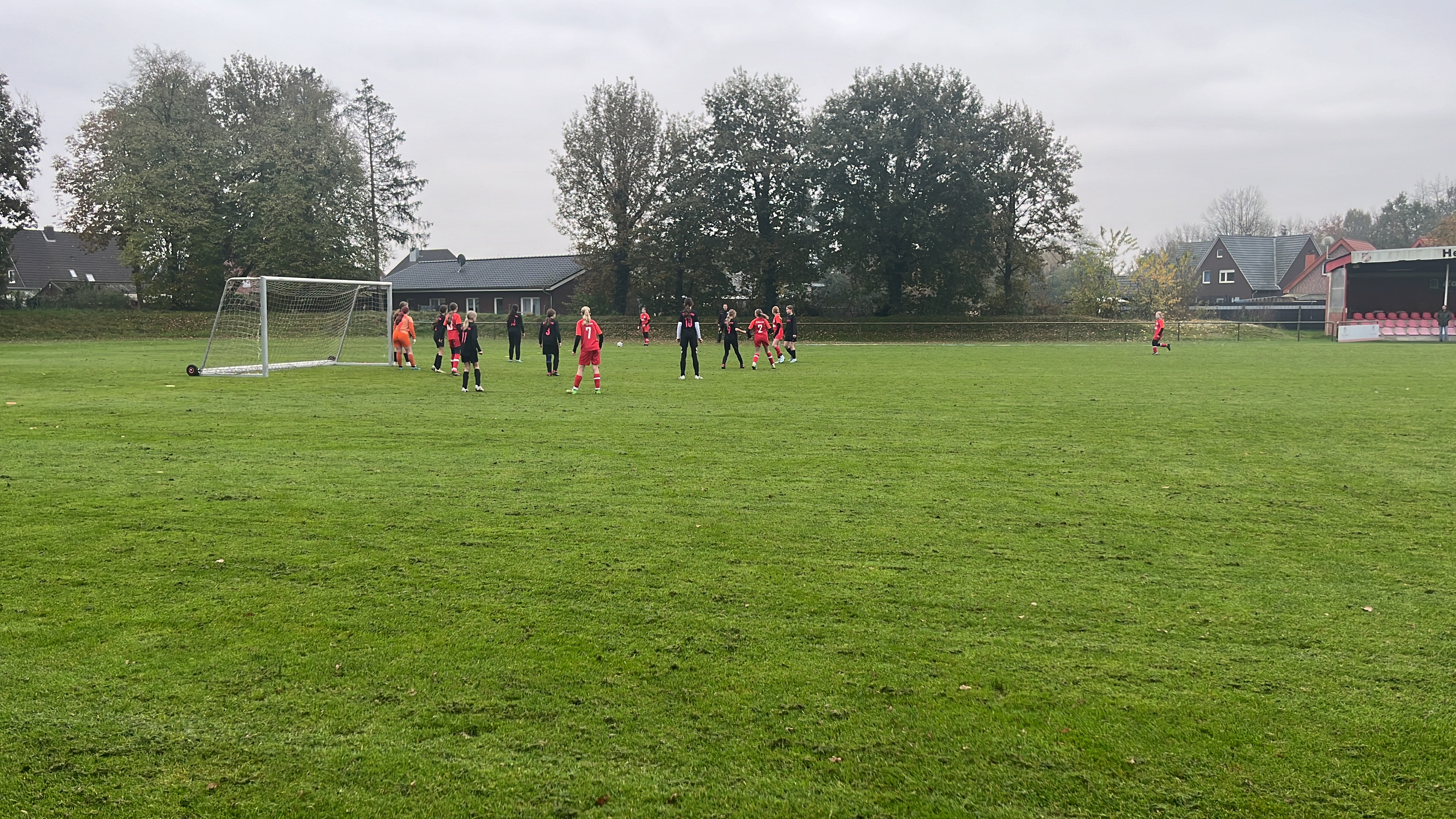 D-Juniorinnen verlieren 0:2 beim FC Wesuwe